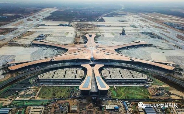 機(jī)場(chǎng) 機(jī)場(chǎng)